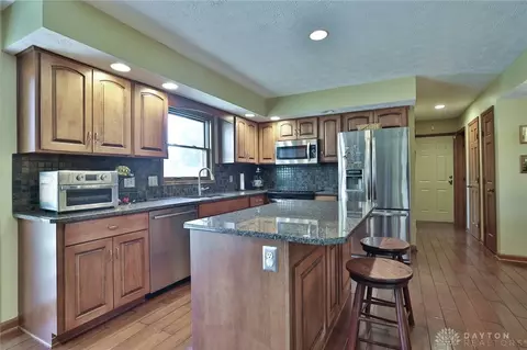 8611 Glen Eagle Ct, Springboro, OH 45066 photo 11