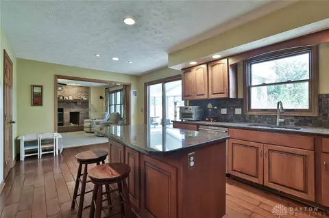 8611 Glen Eagle Ct, Springboro, OH 45066 photo 12