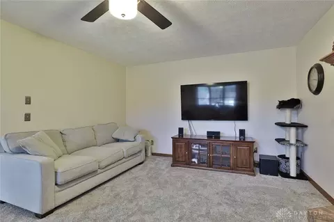 8611 Glen Eagle Ct, Springboro, OH 45066 photo 10