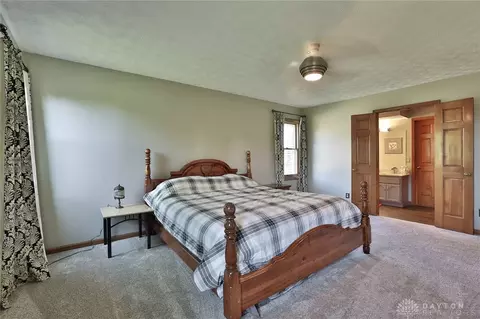 8611 Glen Eagle Ct, Springboro, OH 45066 photo 17