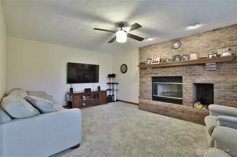 8611 Glen Eagle Ct, Springboro, OH 45066 photo 9