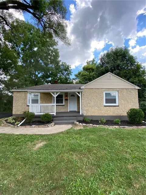 2122 Sunnyland Blvd, Springfield, OH 45506 photo 1