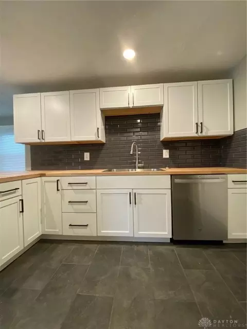 2122 Sunnyland Blvd, Springfield, OH 45506 photo 8
