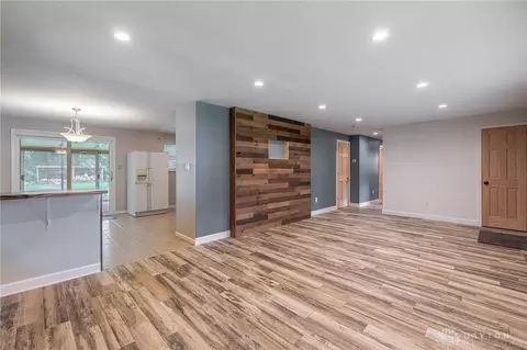 5545 Marshall Rd, Dayton, OH 45429 photo 4
