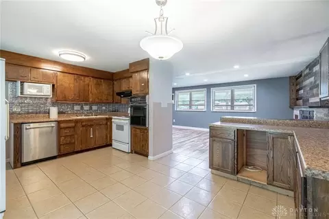 5545 Marshall Rd, Dayton, OH 45429 photo 7