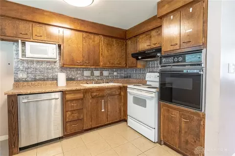 5545 Marshall Rd, Dayton, OH 45429 photo 8