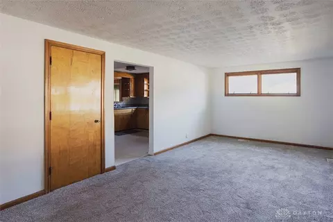 262 Hedge Dr, Springfield, OH 45504 photo 5