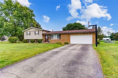 2811 Carriage Ln, Springfield, OH 45505 photo 1