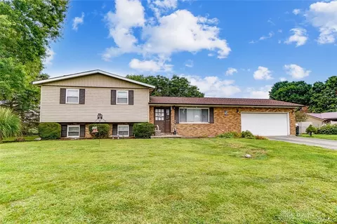 2811 Carriage Ln, Springfield, OH 45505 photo 3