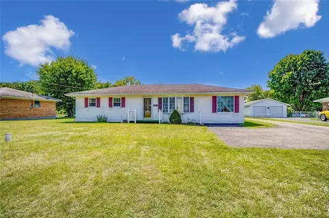 2955 Sun Valley Dr, Springfield, OH 45505 photo 2