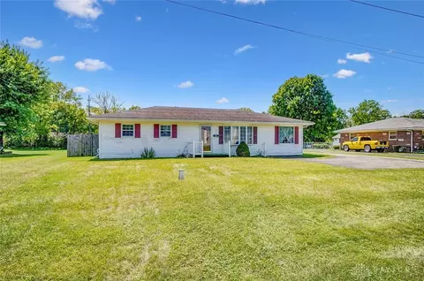 2955 Sun Valley Dr, Springfield, OH 45505 photo 1