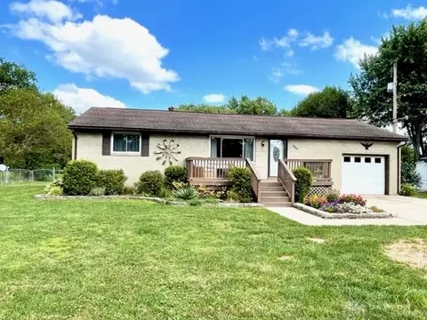 300 Hickory Dr, Springfield, OH 45503 photo 2
