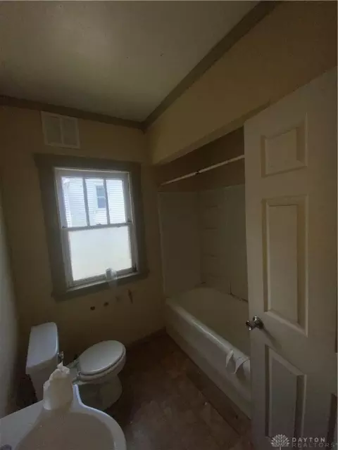 1609 W High St, Springfield, OH 45506 photo 7