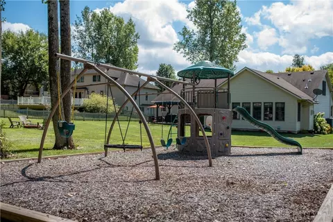 1422 Kingsgate Rd, Springfield, OH 45503 photo 6