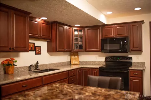 1422 Kingsgate Rd, Springfield, OH 45503 photo 65