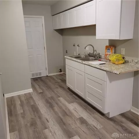 446 E Siebenthaler Ave, Dayton, OH 45405 photo 9