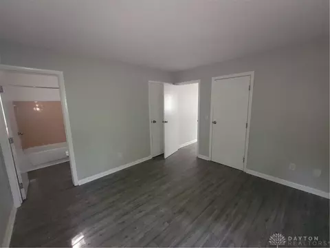 446 E Siebenthaler Ave, Dayton, OH 45405 photo 8