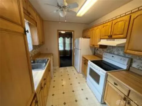 1400 N Plum St, Springfield, OH 45504 photo 11