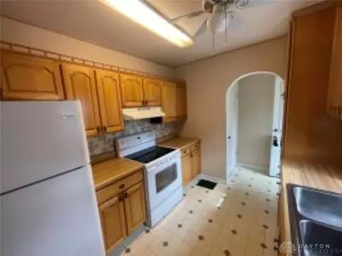 1400 N Plum St, Springfield, OH 45504 photo 10