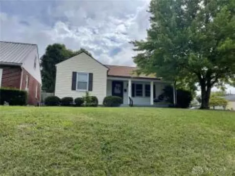 1400 N Plum St, Springfield, OH 45504 photo 2