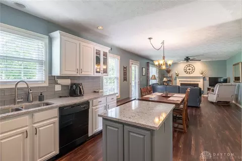 30 Brandon Ct, Springboro, OH 45066 photo 9