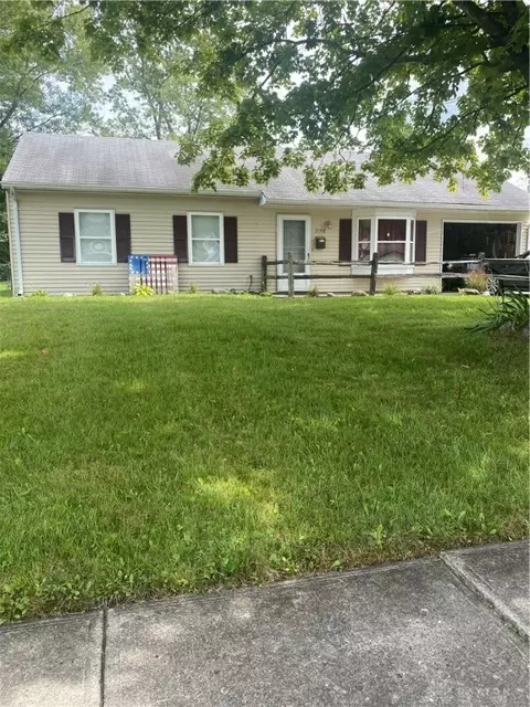 3148 Woonsocket St, Springfield, OH 45503 photo 1