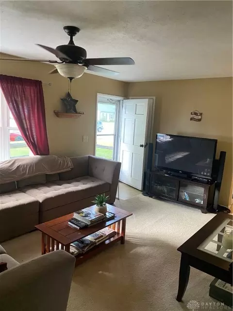 3148 Woonsocket St, Springfield, OH 45503 photo 7