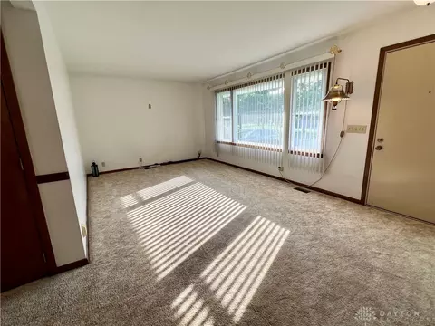 634 Victory Rd, Springfield, OH 45504 photo 3