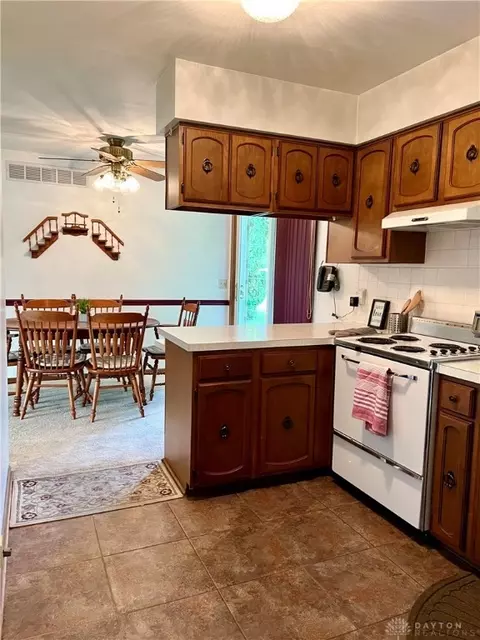634 Victory Rd, Springfield, OH 45504 photo 9