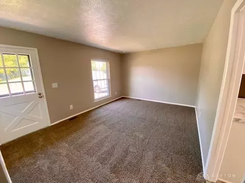 3010 Heritage St, Springfield, OH 45503 photo 6