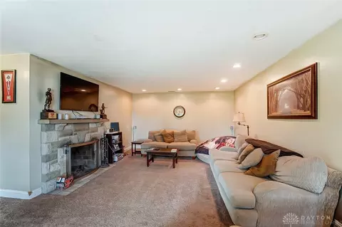 416 W Possum Rd, Springfield, OH 45506 photo 8