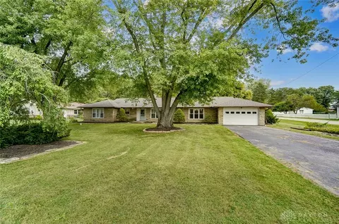 416 W Possum Rd, Springfield, OH 45506 photo 2