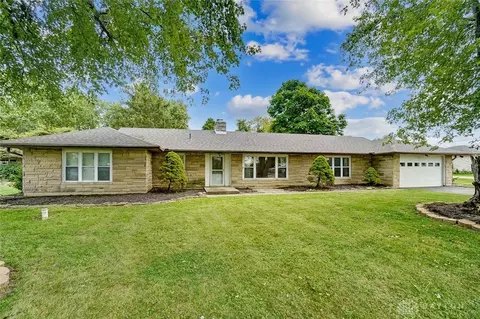 416 W Possum Rd, Springfield, OH 45506 photo 1