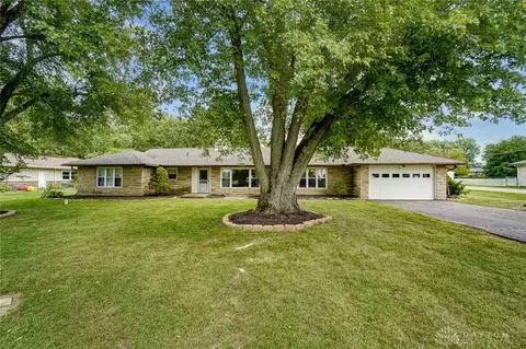 416 W Possum Rd, Springfield, OH 45506 photo 3