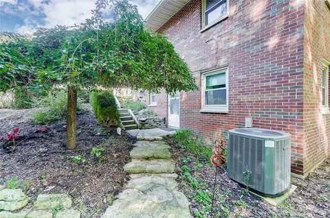 1649 Winding Trl, Springfield, OH 45503 photo 8