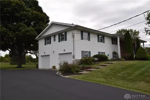 2118 Perkins Dr, Springfield, OH 45505 photo 2