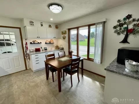 3084 Brixton Dr, Springfield, OH 45503 photo 8