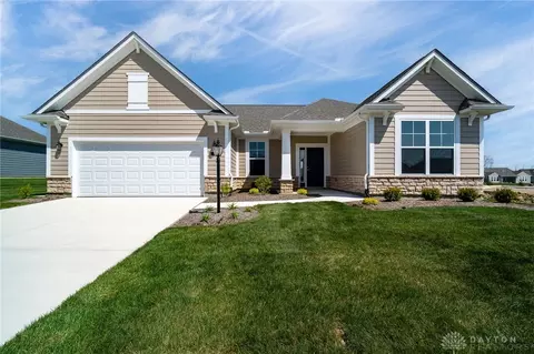 912 Reeder Cir, Washington Township, OH 45458