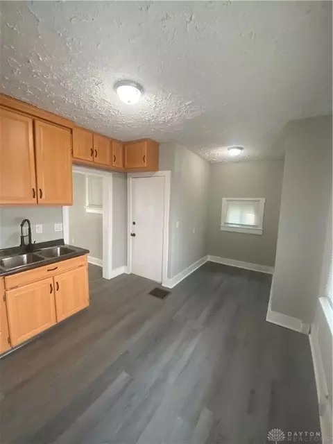 1245 Everett Dr, Dayton, OH 45402 photo 6