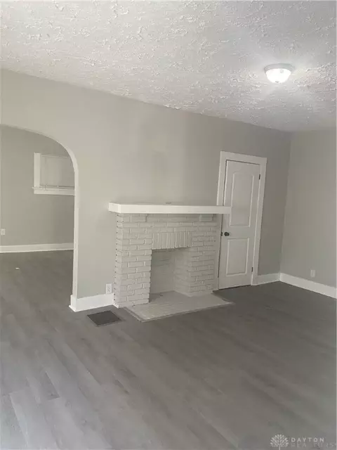 1245 Everett Dr, Dayton, OH 45402 photo 2
