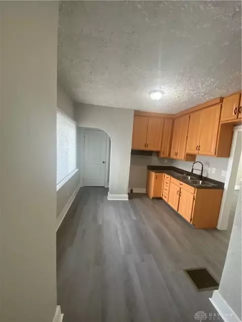 1245 Everett Dr, Dayton, OH 45402 photo 5