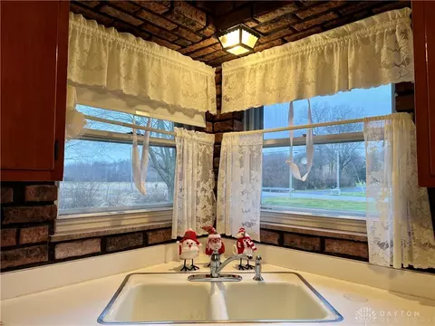 4212 Upper Valley Pike, Springfield, OH 45502 photo 12
