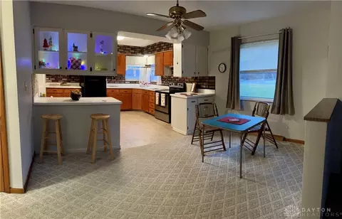 4212 Upper Valley Pike, Springfield, OH 45502 photo 2