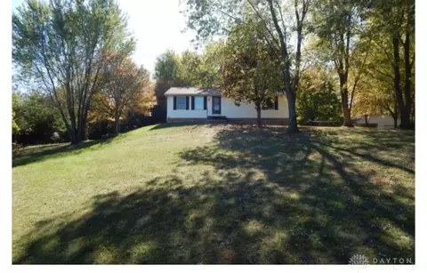 1567 Yellow Springs Fairfield Rd, Bath, OH 45324