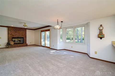 3899 Eagle Point Dr, Beavercreek, OH 45430 photo 13