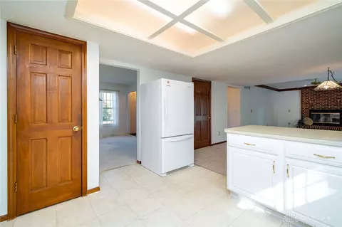 3899 Eagle Point Dr, Beavercreek, OH 45430 photo 18