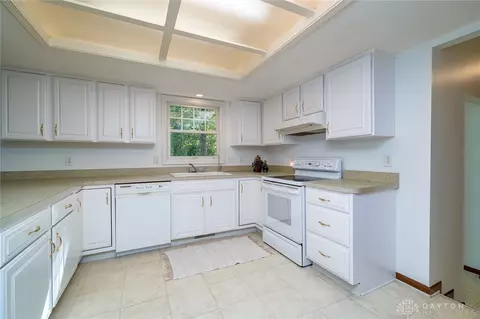 3899 Eagle Point Dr, Beavercreek, OH 45430 photo 16