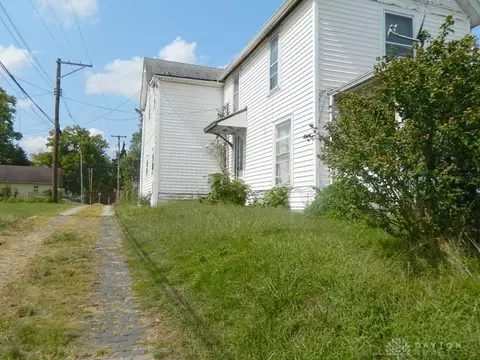 215 S Light St, Springfield, OH 45506 photo 2