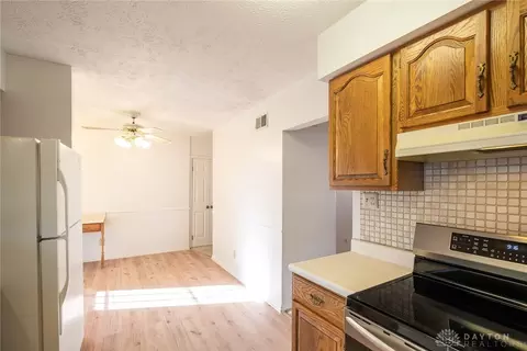 2550 Barryknoll St, Kettering, OH 45420 photo 8