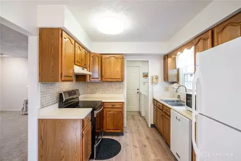 2550 Barryknoll St, Kettering, OH 45420 photo 6